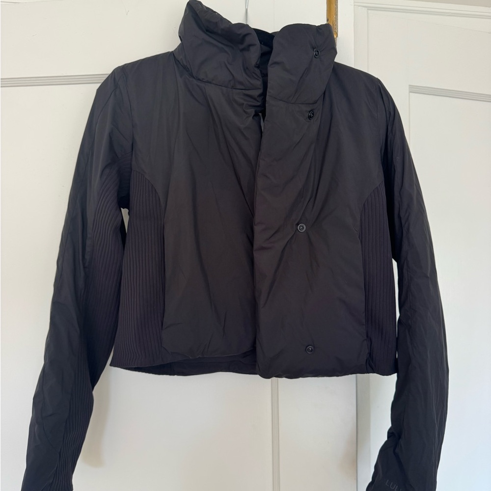 lululemon athletica Black cropped  Puffer Jacket